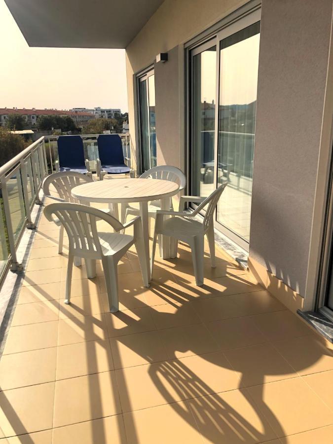 Alojamentos Campo & Mar-T2 Com Piscina São Martinho do Porto Eksteriør billede