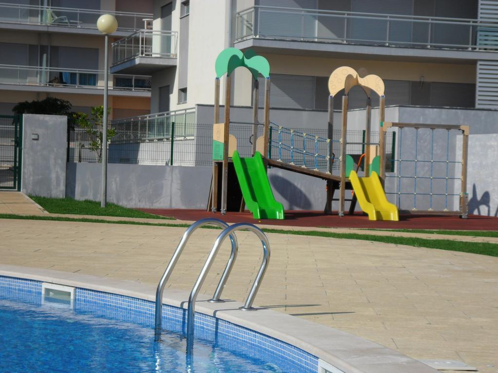 Alojamentos Campo & Mar-T2 Com Piscina São Martinho do Porto Eksteriør billede